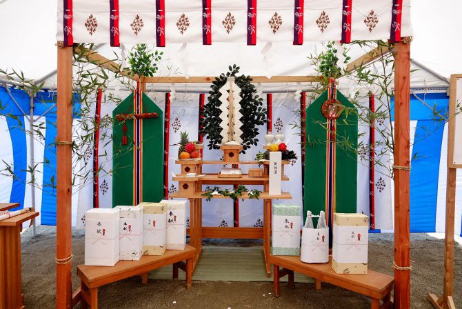 【地鎮祭とは】やったほうが良い？流れ・費用・服装をわかりやすく解説