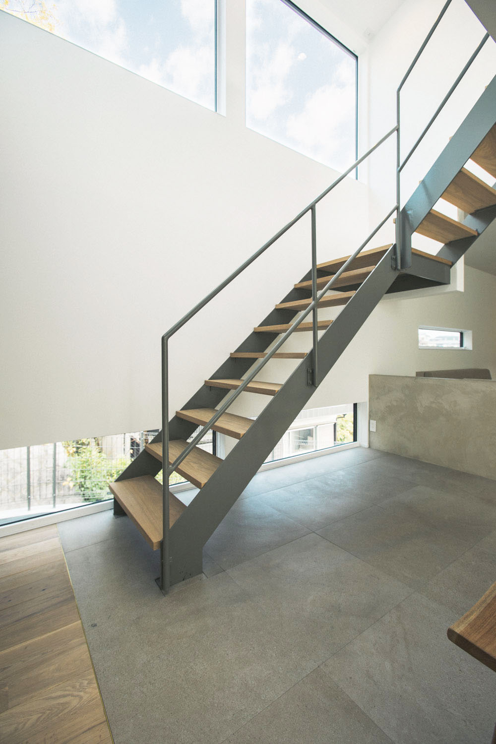 スケルトン階段